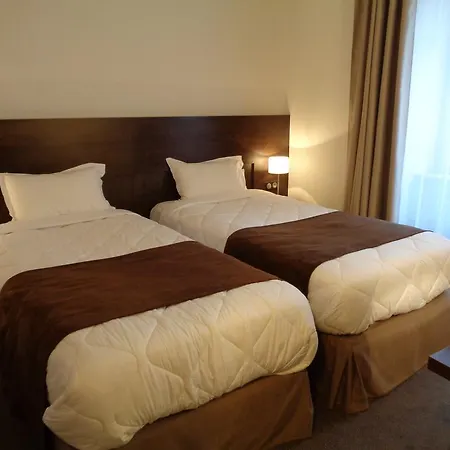 Hotel De Montaulbain 3*