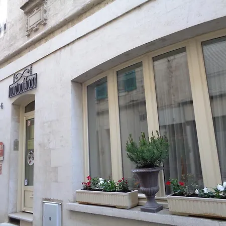 Hotel De Montaulbain 3*