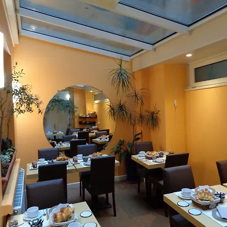 Hotel De Montaulbain Verdun-sur-Meuse