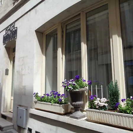 De Montaulbain