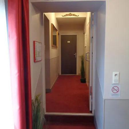 Hotell De Montaulbain 3*