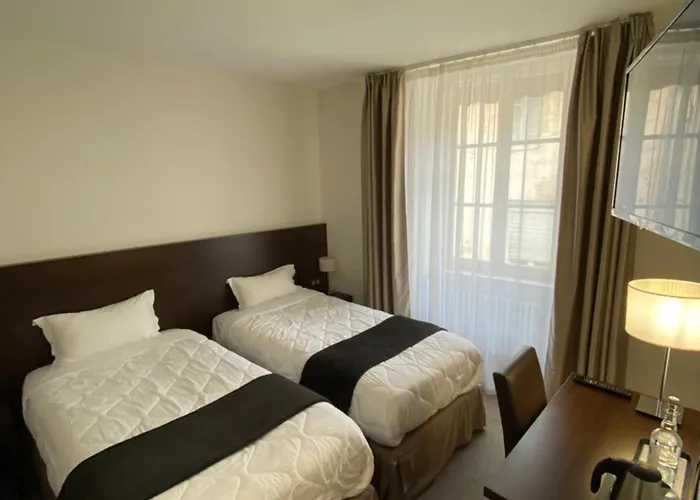 Hotel De Montaulbain 3*