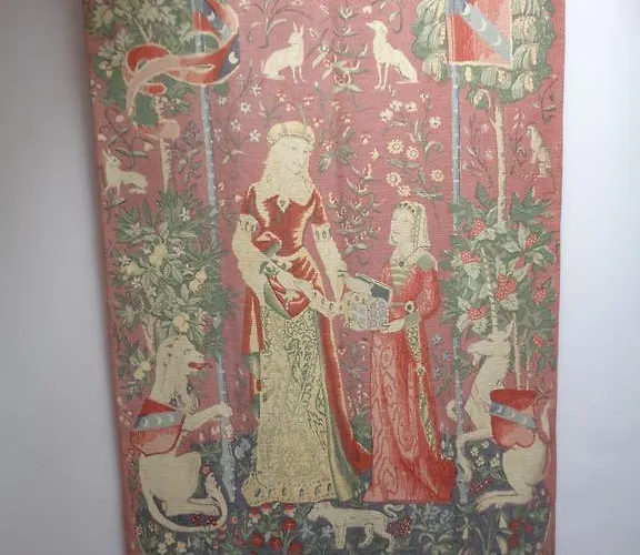 ホテル De Montaulbain ヴェルダン・シュル・ムーズ