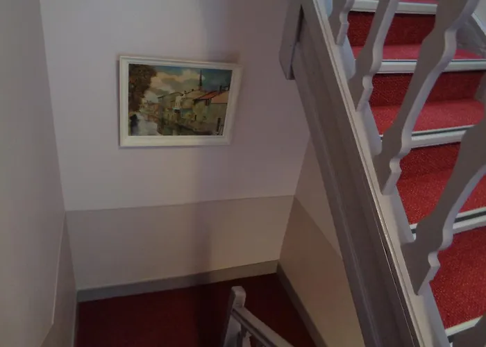 Hotel De Montaulbain