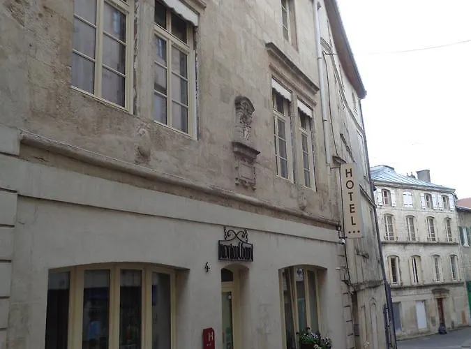 Hotel De Montaulbain